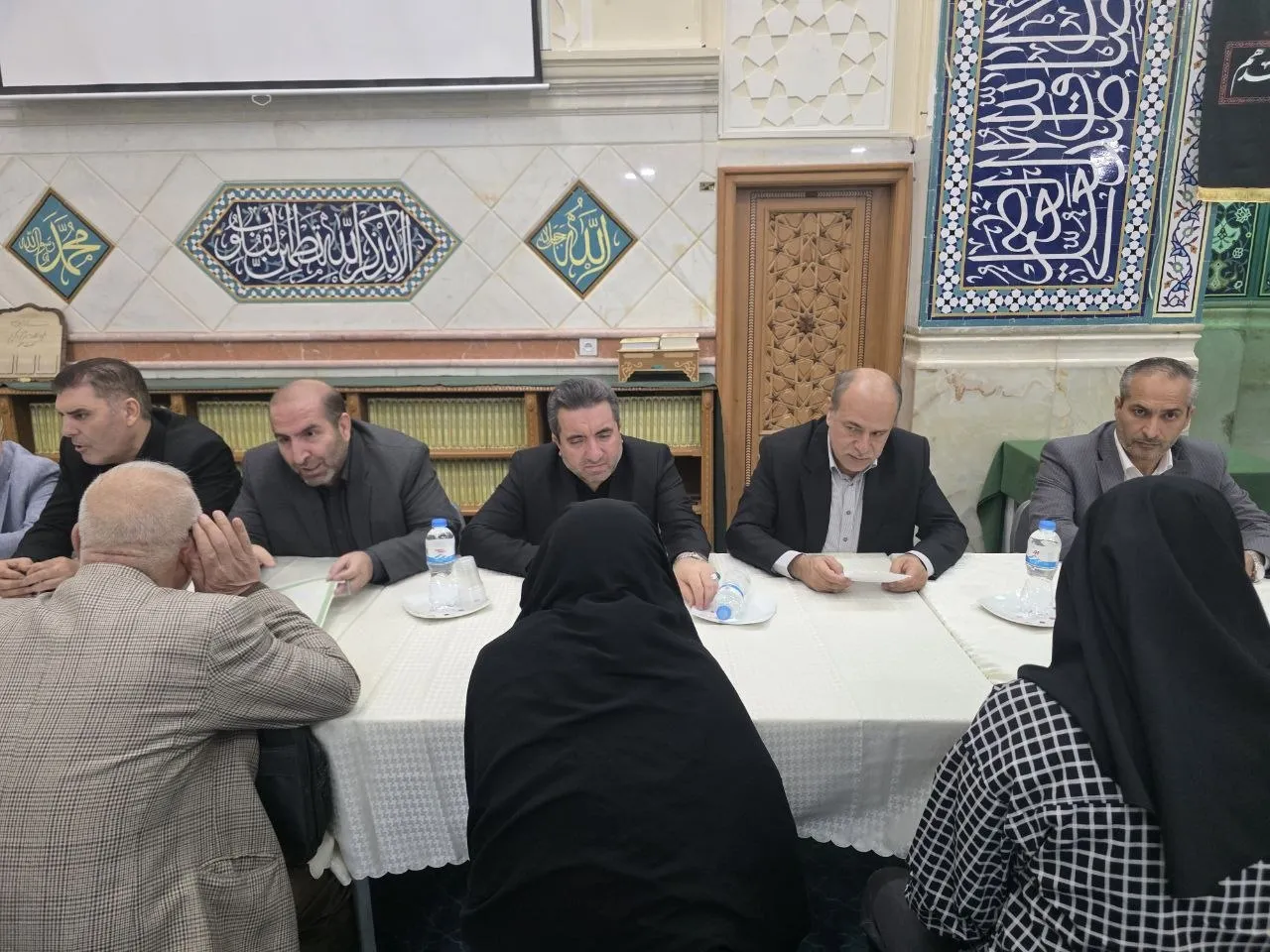 میز خدمت ثبتی در مسجد جامع الزهرا (س) /دستور رئیس سازمان ثبت برای حل مشکل اسناد مالکیت منازل آتی‌ساز تهران
