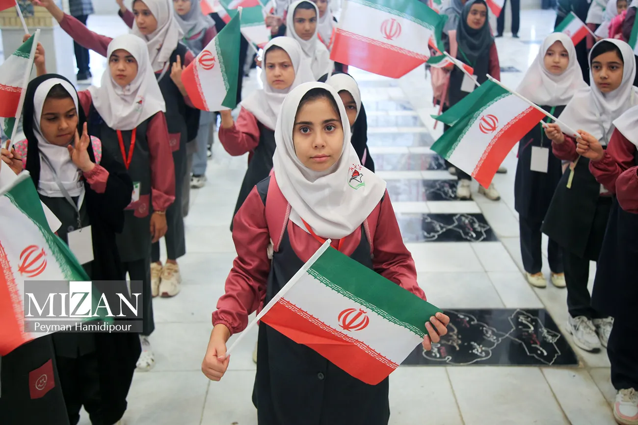 آیین نواختن زنگ مهر در مدارس خراسان شمالی