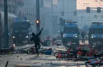 آتش اعتراض‌ها در کشور‌های اروپایی؛ استفاده گسترده از گاز اشک‌آور و ماشین‌های آبپاش علیه معترضان