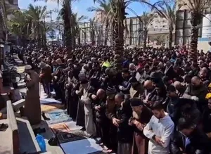 اقامه نماز جمعه در اردوگاه جبالیا نخستین‌بار پس از تخریب مساجد توسط رژیم صهیونیستی