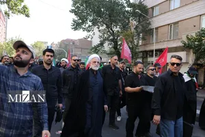 حضور رئیس قوه قضاییه در مراسم تشییع پیکر مطهر قائد شهید امت و جمعی از اعضای خانواده ایشان در تهران