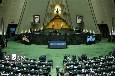 حمایت نمایندگان از انحلال بانک آینده؛ نظام با هیچ شخصی عهد اخوت نبسته است