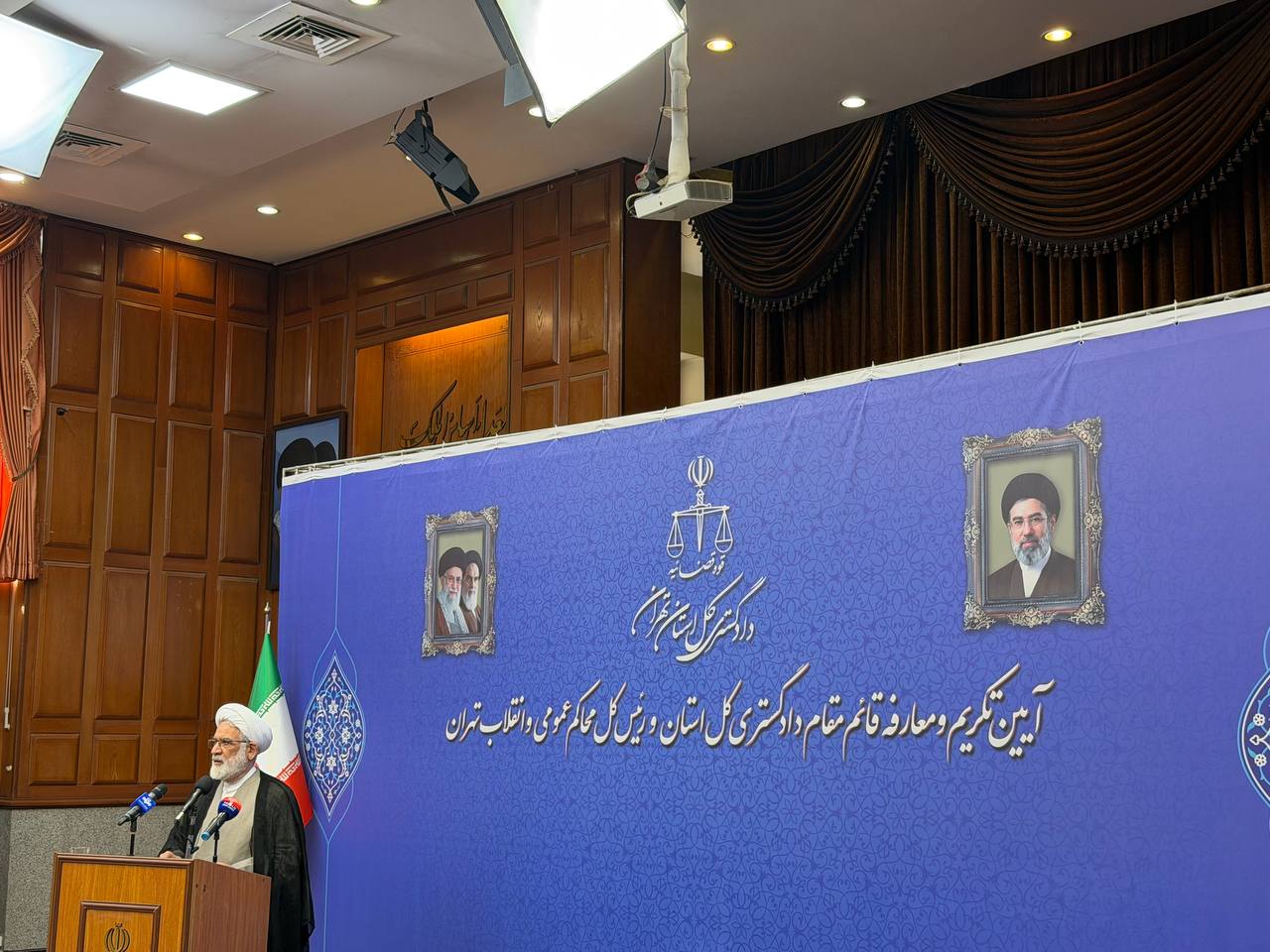 برگزاری آیین تکریم و معارفه قائم مقام دادگستری کل استان و رئیس کل محاکم عمومی و انقلاب تهران/ عتباتی: مدیران قضایی باید در دسترس مردم باشند