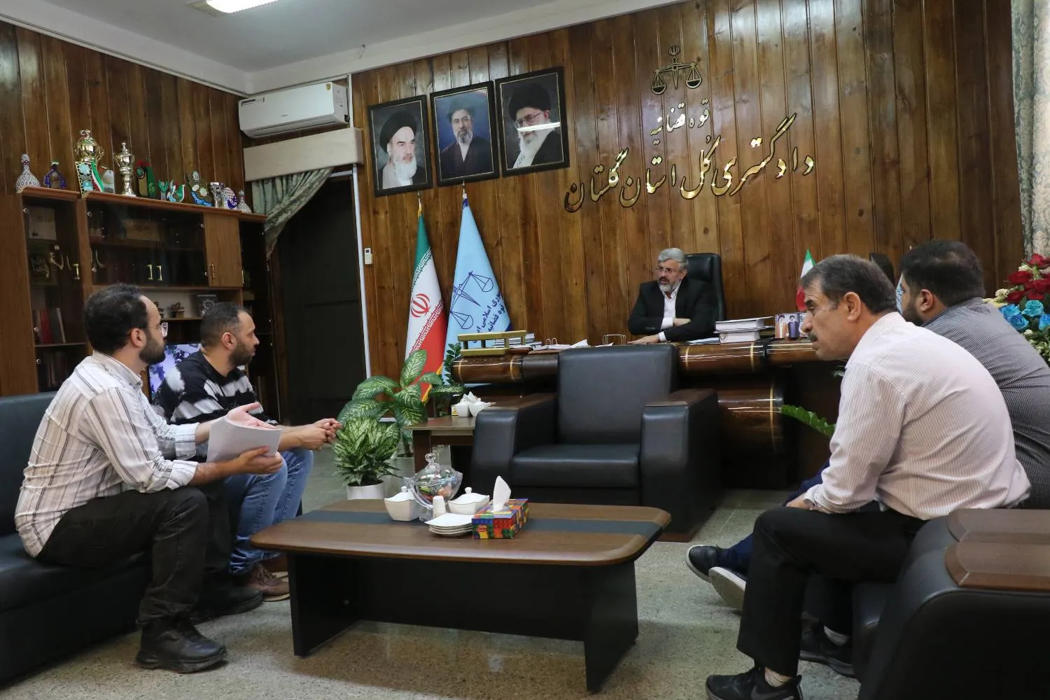 پیگیری پرونده کثیرالشاکی خالی‌فروشی طلا در ملاقات مردمی مسئولان قضایی دادگستری گلستان