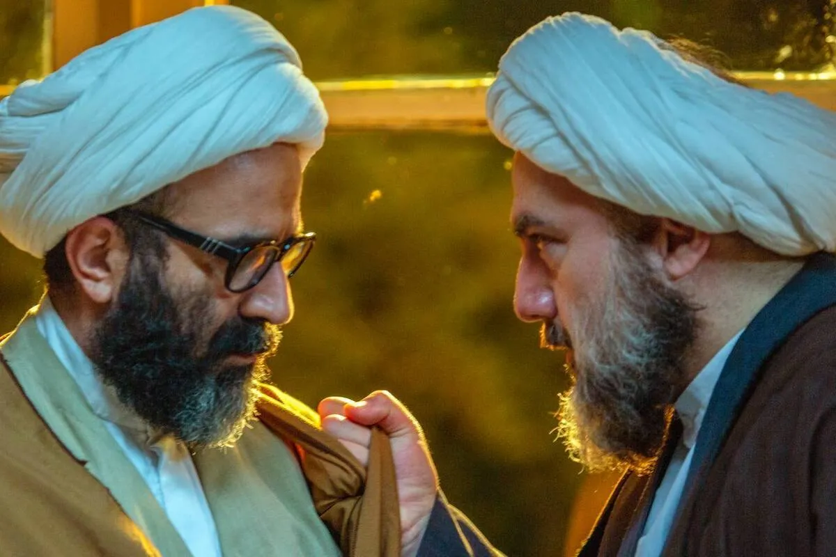 همزمان با آغاز اکران؛ آنونس رسمی «مصلحت» رونمایی شد/ این پرونده بوی فساد میده! همزمان با آغاز اکران؛ آنونس رسمی «مصلحت» رونمایی شد/ این پرونده بوی فساد میده!