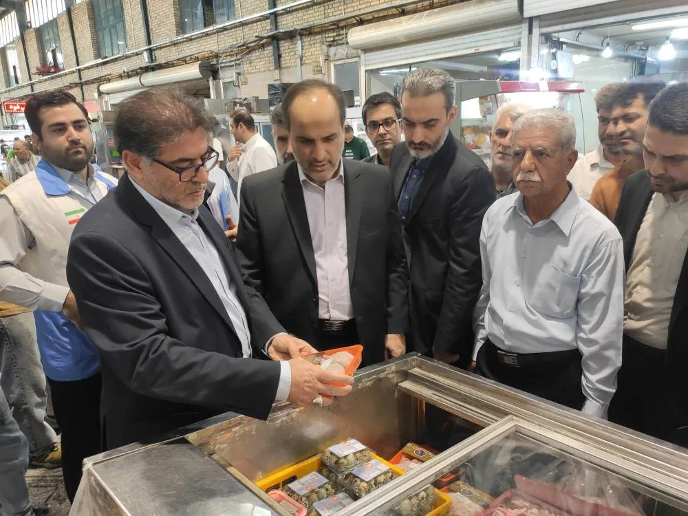 بازدید معاون سیاسی- قضایی سازمان بازرسی از میادین میوه و تره‌بار تهران/ وضعیت عرضه محصولات و روند خدمت‌رسانی به شهروندان بررسی شد