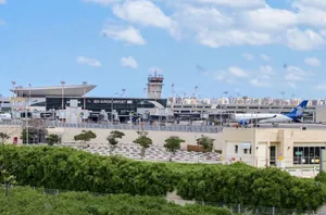 Another western country suspends flights to Tel Aviv