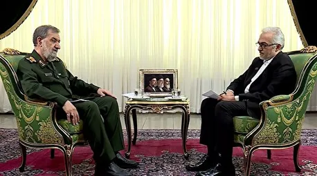 سرلشکر رضایی: در شیوه جنگ حتما تحول خواهیم داشت/ آمریکا جنگ اقتصادی را ادامه دهد یک قطره نفت از خلیج فارس خارج نخواهد شد
