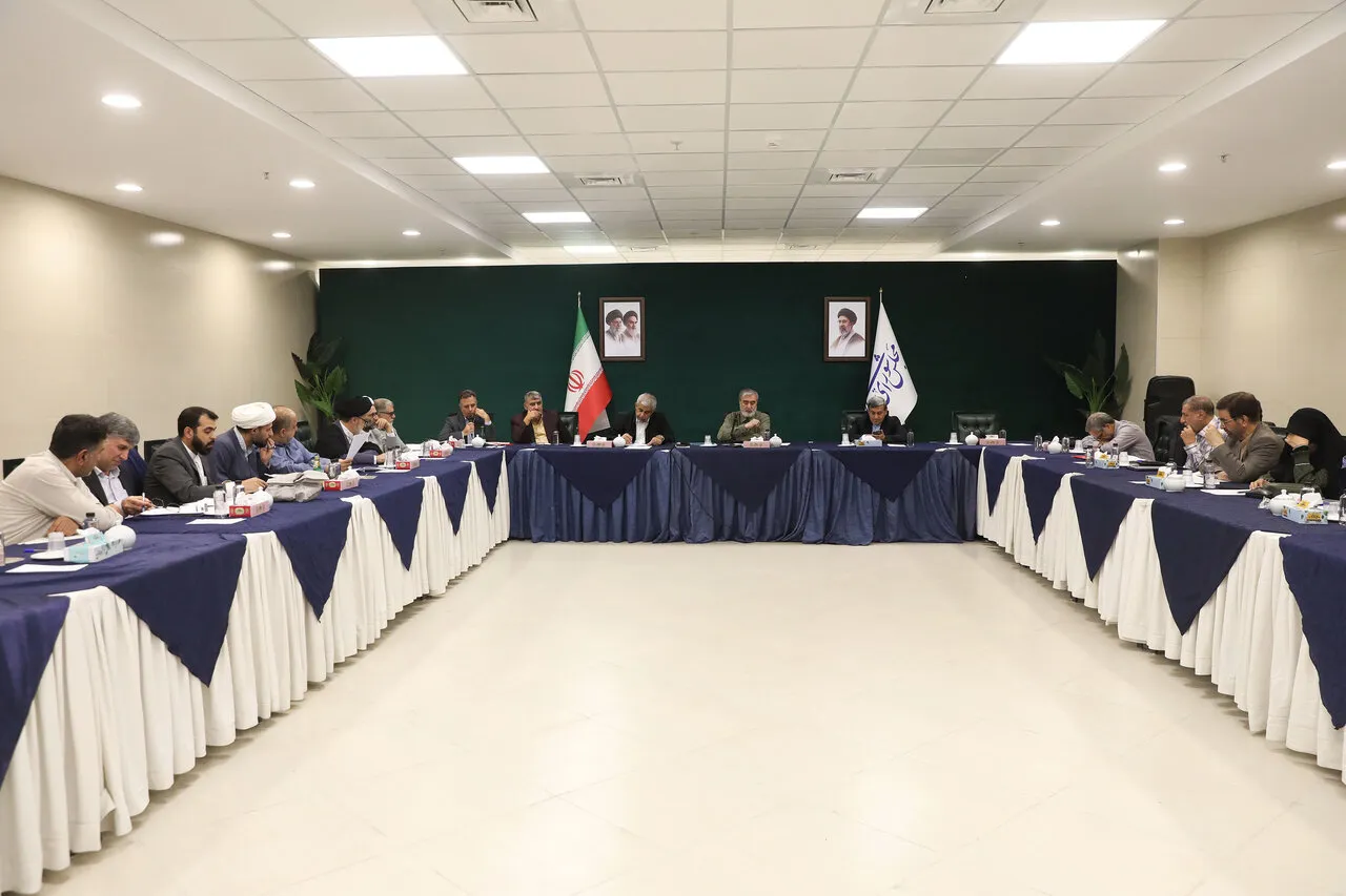 سخنگوی کمیسیون امنیت ملی: بر اساس مصوبه جدید؛ تحریم‌کنندگان ایران حق عبور از تنگه هرمز را ندارند