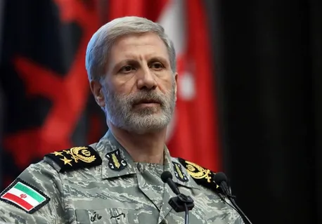 سرلشکر حاتمی: دشمن زبانی جز زبان زور متوجه نمی‌شود/ در حوزه پهپادی به بلوغ رسیدیم