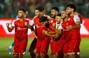 پیروزی قاطع پرسپولیس مقابل استقلال خوزستان با طعم صدرنشینی/ تارتار همچنان روی نوار رستگاری