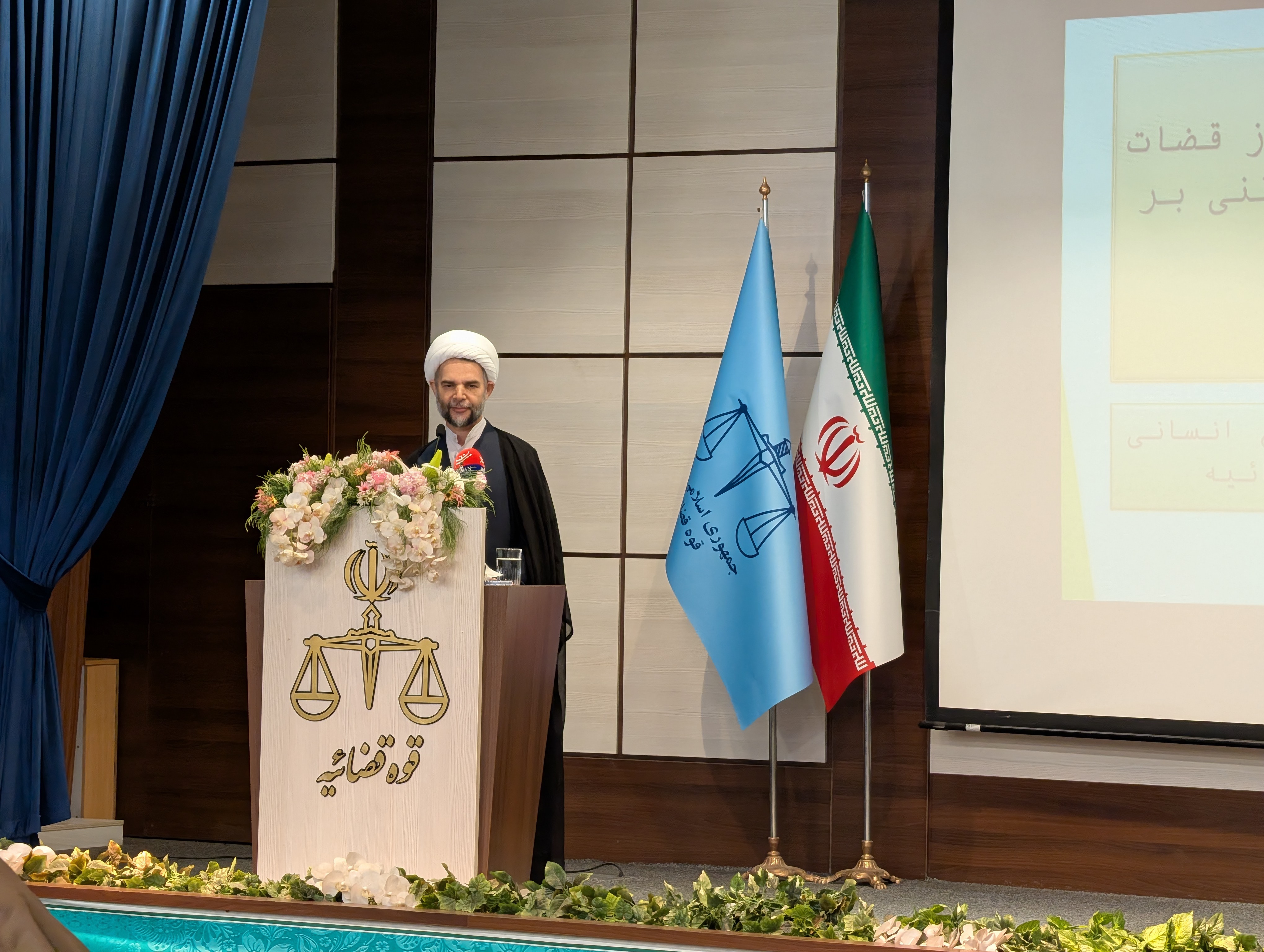 آیین تقدیر از برترینهای جشنواره آرای برتر نهادهای ارفاقی برگزار شد/ معاون اول قوه قضاییه: آرای برتر قضایی باید بازتاب دهنده درک اجتماعی و توجه به آثار و پیامدهای احکام باشند آیین تقدیر از برترینهای جشنواره آرای برتر نهادهای ارفاقی برگزار شد/ معاون اول قوه قضاییه: آرای برتر قضایی باید بازتاب دهنده درک اجتماعی و توجه به آثار و پیامدهای احکام باشند
