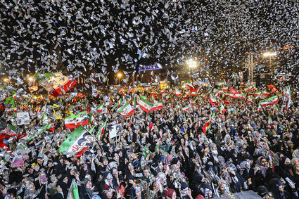 دویستمین شب اجتماع مردمی در میدان انقلاب