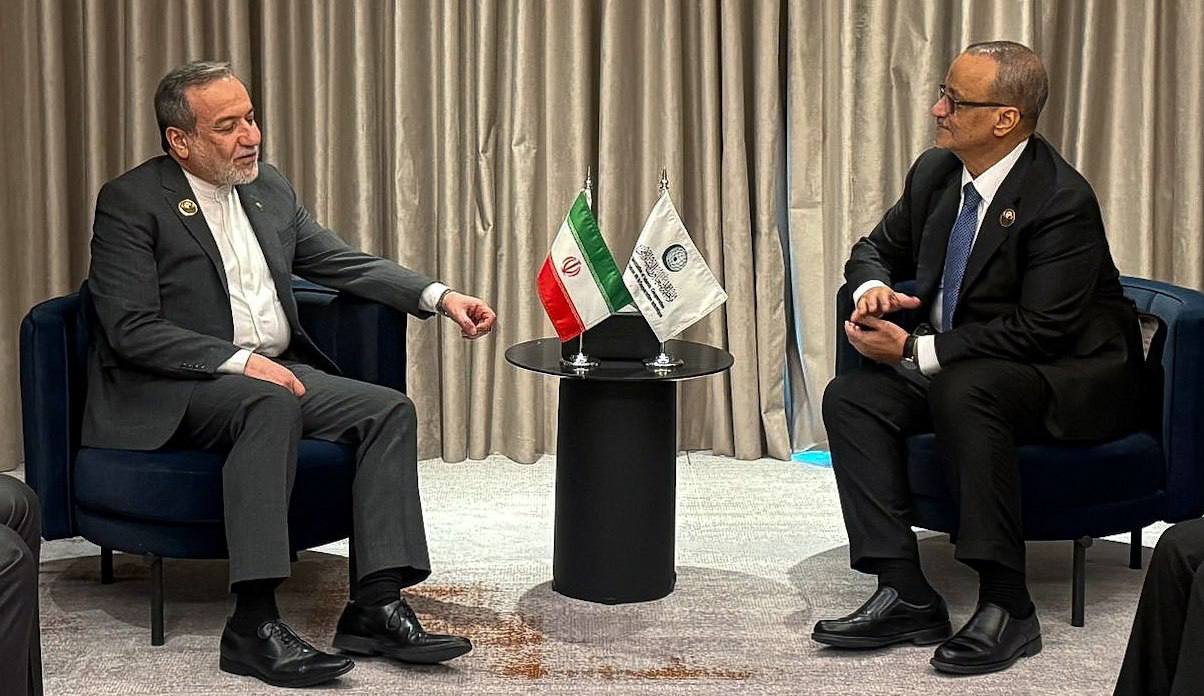 دیدارهای وزیر امور خارجه با همتایان خود در شورای وزیران امور خارجه سازمان همکاری اسلامی/ عراقچی: ایران تهدید و ارعاب را نمی‌پذیرد