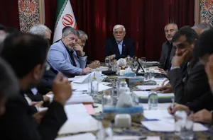 عارف: دولت برای خنثی‌سازی تحریم‌ها دست‌بسته نیست