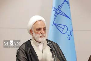 رئیس قوه قضاییه: در مقابل دشمن یکصدا هستیم و جلو آمریکا کوتاه نخواهیم آمد/  قوه قضاییه در محاکمه و مجازات عناصری که بخواهند امنیت مردم و کشور را مخدوش کنند قاطعانه‌تر از هر زمان دیگری عمل خواهد کرد