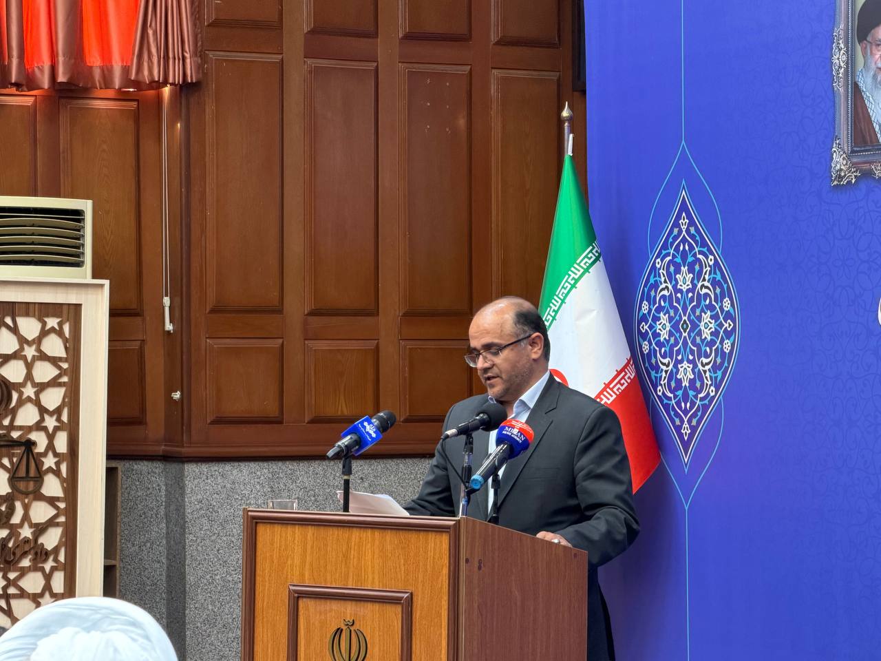 برگزاری آیین تکریم و معارفه قائم مقام دادگستری کل استان و رئیس کل محاکم عمومی و انقلاب تهران/ عتباتی: مدیران قضایی باید در دسترس مردم باشند برگزاری آیین تکریم و معارفه قائم مقام دادگستری کل استان و رئیس کل محاکم عمومی و انقلاب تهران/ عتباتی: مدیران قضایی باید در دسترس مردم باشند