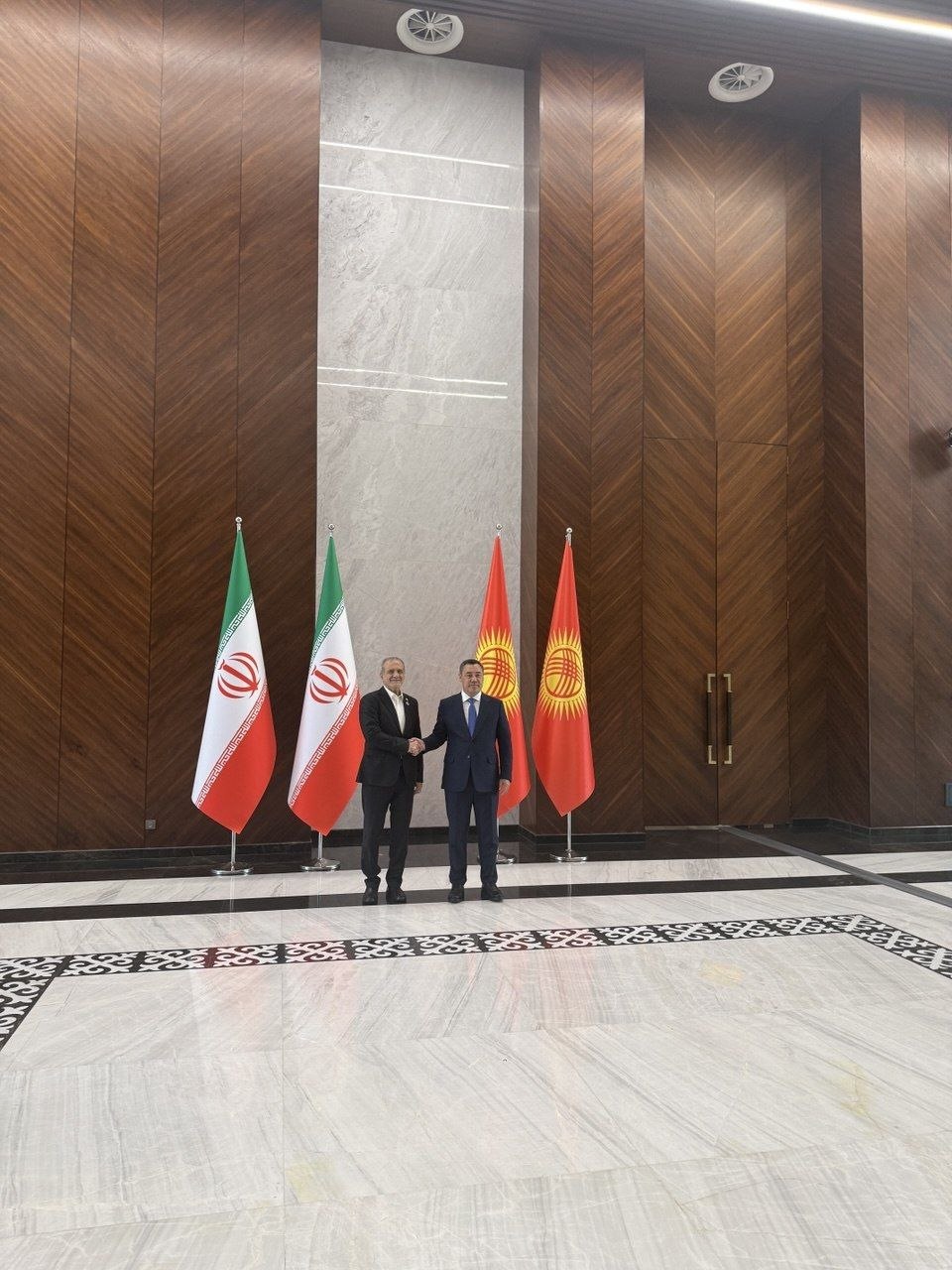 حضور رئیس جمهور در اجلاس سران سازمان همکاری شانگهای/ دیدار پزشکیان با نخستوزیر هند حضور رئیس جمهور در اجلاس سران سازمان همکاری شانگهای/ دیدار پزشکیان با نخستوزیر هند