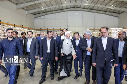 بازدید رئیس قوه قضاییه از یکی از بنادر خشک استراتژیک کشور در راستای انسداد گلوگاه‌های فسادزا و ساماندهی فرآیند‌های واردات و صادرات/ تعیین تکلیف محموله‌ها و کالا‌های اساسی و استراتژیک در نتیجه ورود و پیگیری قضایی