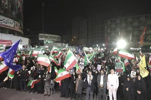 پرواز پهپادها در میدان ولیعصر(عج)؛ شبی متفاوت با روایتگری و حضور فعالان هوافضا