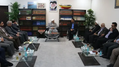 حمایت نماینده ولی فقیه در استان هرمزگان از اقدامات دستگاه قضایی و فراجا برای مقابله با قاچاق سوخت