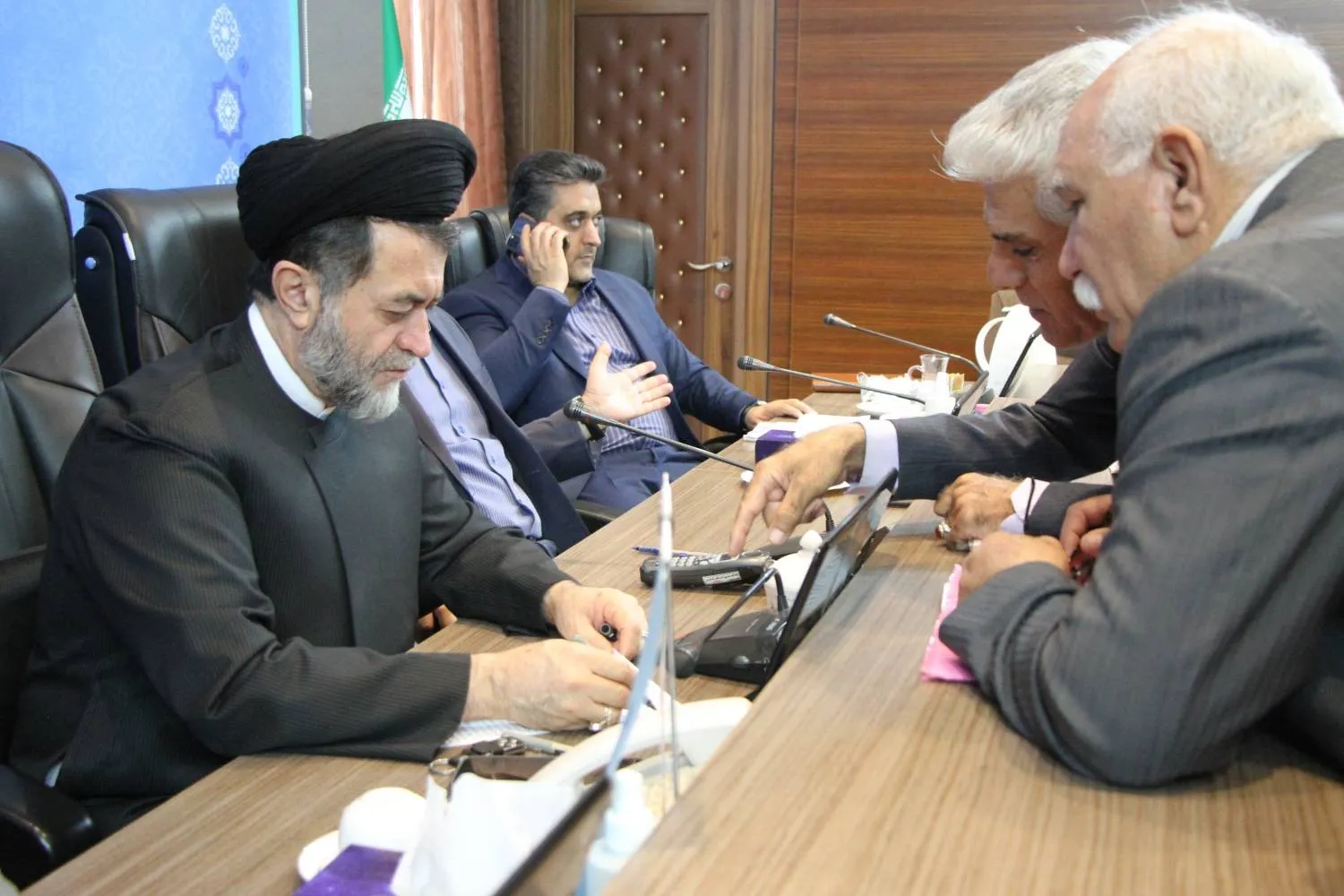 گره‌گشایی از ۸۷ پرونده در دیدار مردمی رئیس کل دادگستری استان فارس