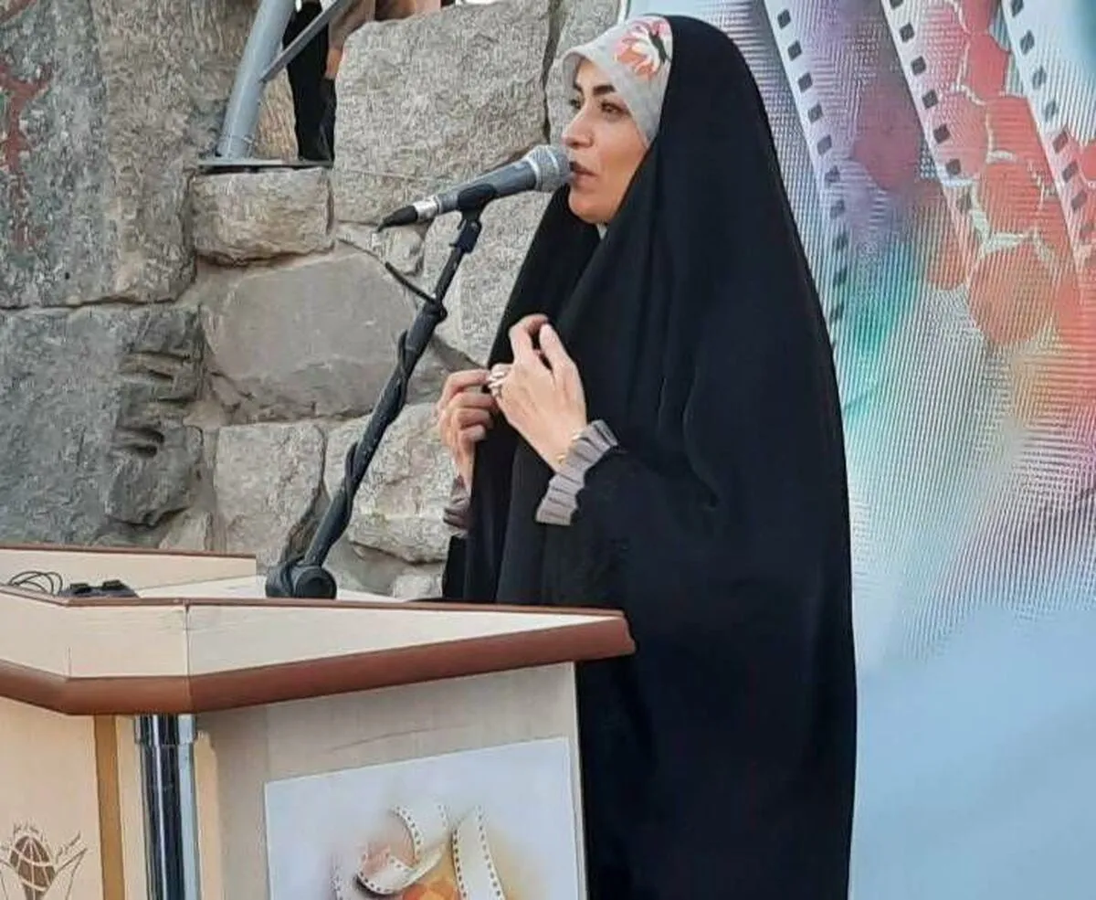 الهام چرخنده: زنان حضور پررنگی در عرصه فیلمسازی و فیلمنامهنویسی ایثار دارند الهام چرخنده: زنان حضور پررنگی در عرصه فیلمسازی و فیلمنامهنویسی ایثار دارند