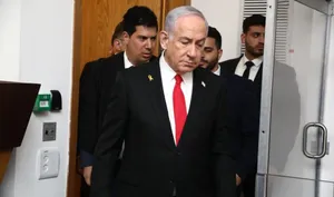 Judge orders Netanyahu to stay silent in his corruption trial