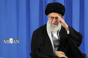 قسم به مشت گره کرده‌ات خدا با ماست/ خدا بزرگتر از هیچ و پوچ آمریکاست

 