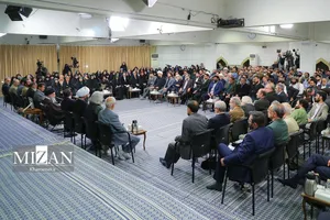 لحظاتی متفاوت از دیدار رمضانی اخیر شاعران با رهبر انقلاب