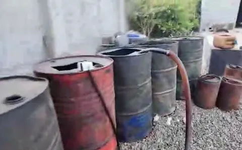 تشکیل ۳۰۳ پرونده قضایی برای سرکردگان قاچاق سوخت در بندرکلاهی میناب