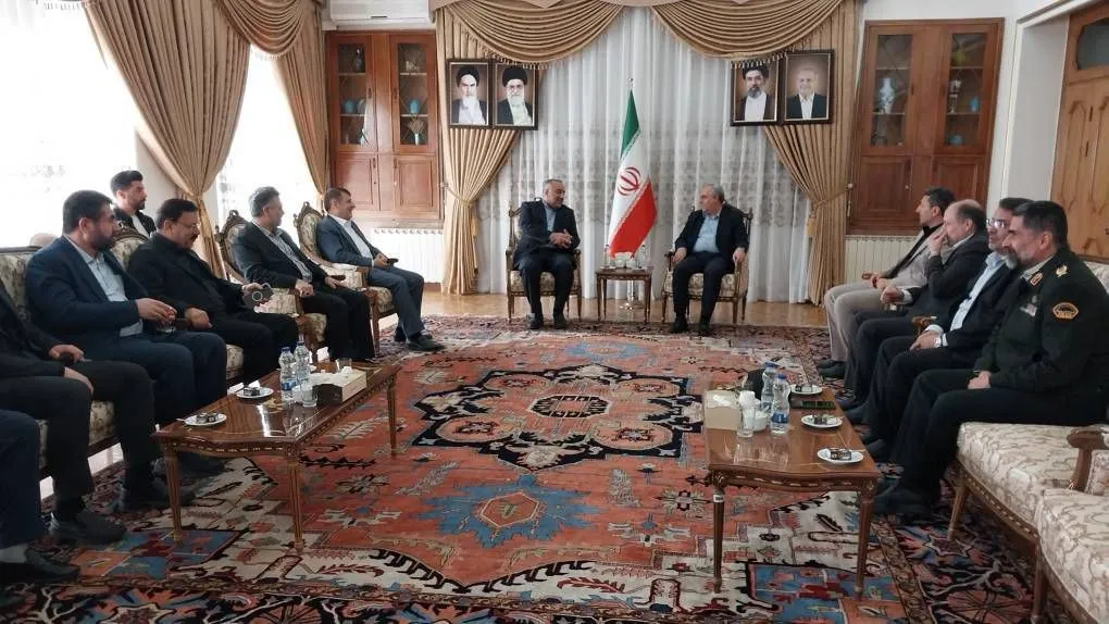 رئیس سازمان زندان‌ها و استاندار آذربایجان شرقی دیدار کردند/ تاکید بر پروژه انتقال زندان تبریز به خارج از محیط شهری