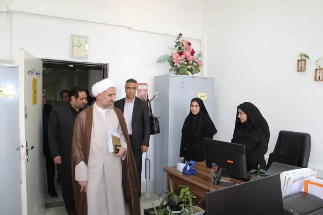 بازدید ۸ ه رئیس کل دادگستری کرمانشاه از دادسرای مرکز استان؛ از پایش عملکرد شعب تا بررسی چالش‌های زیرساختی و نیروی انسانی
