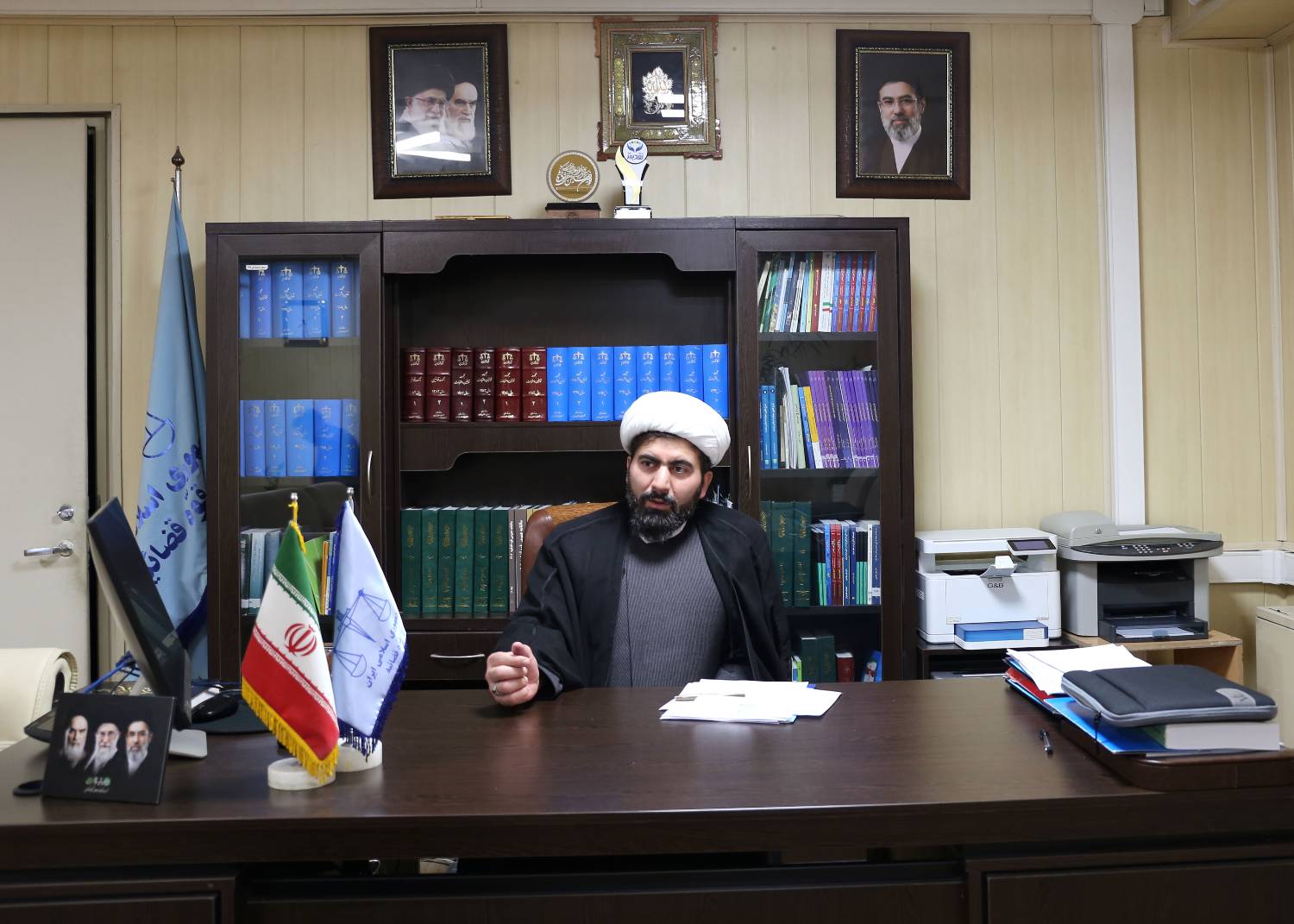 لایحه جنایات بینالمللی آماده بررسی در صحن مجلس است/ تدوین لایحه حفظ و گسترش آزادیهای مشروع در مراحل پایانی/ بهترین تعامل تقنینی میان قوه قضاییه و مجلس در دوره فعلی شکل گرفته است/بهرهگیری از هوش مصنوعی در تدوین لوایح قضایی/ صدور بیش از ۸۵۰ نظریه مشورتی و پاسخ به ۱۵۰۰ استعلام فقهی در یک سال لایحه جنایات بینالمللی آماده بررسی در صحن مجلس است/ تدوین لایحه حفظ و گسترش آزادیهای مشروع در مراحل پایانی/ بهترین تعامل تقنینی میان قوه قضاییه و مجلس در دوره فعلی شکل گرفته است/بهرهگیری از هوش مصنوعی در تدوین لوایح قضایی/ صدور بیش از ۸۵۰ نظریه مشورتی و پاسخ به ۱۵۰۰ استعلام فقهی در یک سال