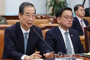 Former South Korean Prime Minister banned from leaving country