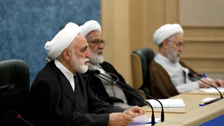 رئیس عدلیه: باید به تولید و اشتغال کمک کنیم اما مبارزه با فساد هم از اولویت ما خارج نشود