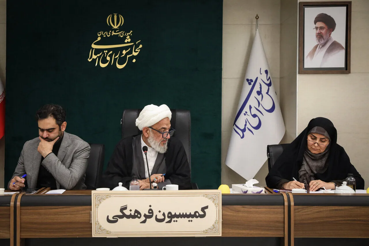 صادق: آیین‌نامه قانون جوانی جمعیت اصلاح می‌شود