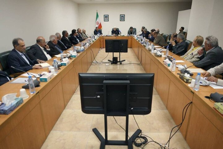 عارف: تمام بدهی کالابرگ به فروشگاهها پرداخت شد عارف: تمام بدهی کالابرگ به فروشگاهها پرداخت شد