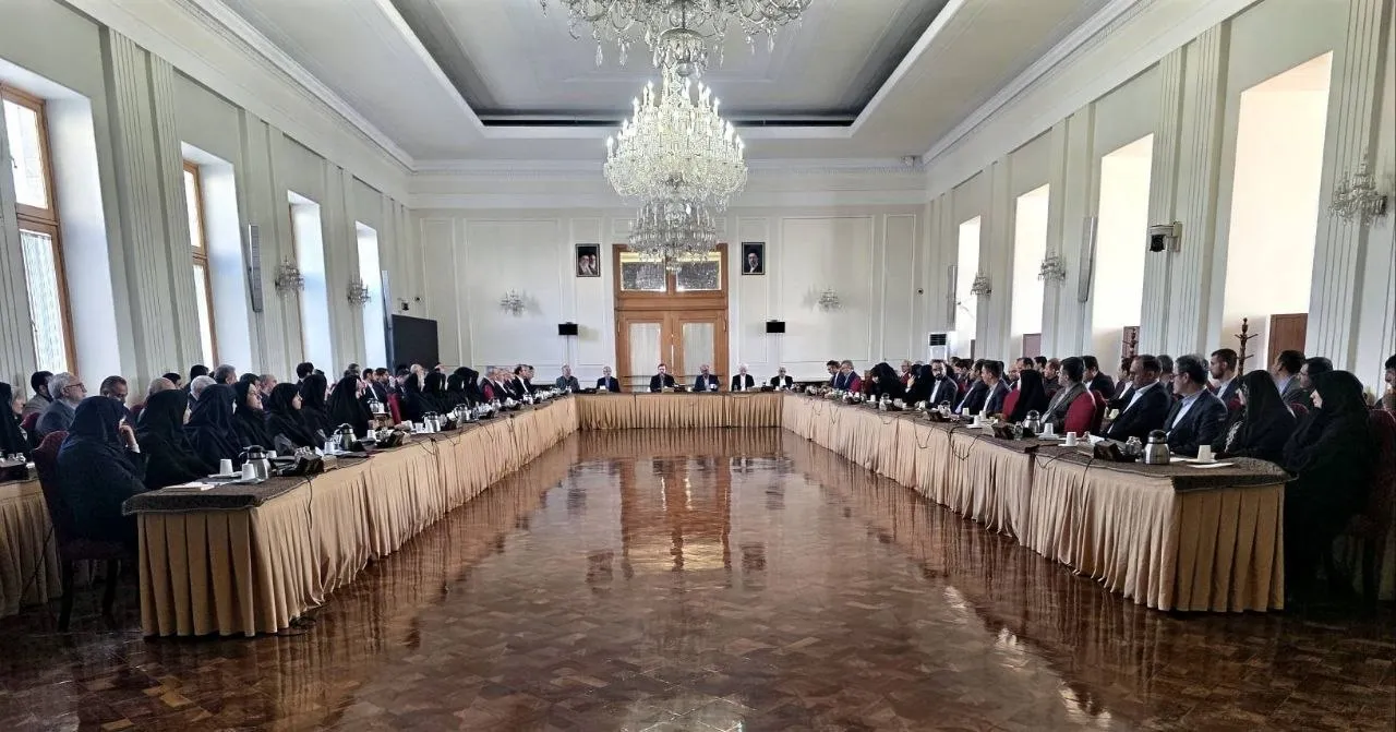 تاکید غریب‌آبادی بر ضرورت تقویت دیپلماسی حقوقی و مستندسازی موارد نقض حقوق ملت ایران