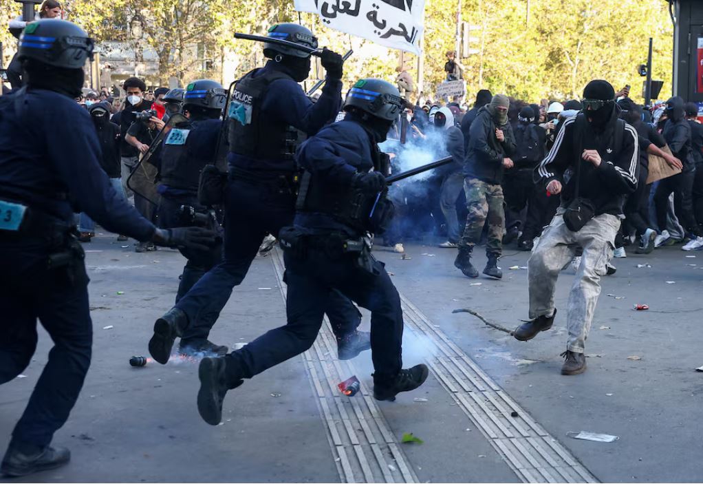 تظاهرات فراگیر در فرانسه؛ شمار بازداشتیها به مرز ۷ هزار نفر رسید تظاهرات فراگیر در فرانسه؛ شمار بازداشتیها به مرز ۷ هزار نفر رسید