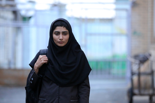 https://teater.ir/uploads/files/1399/dey-99/فیلم-کوتاه-زنگ-تفریح.jpg