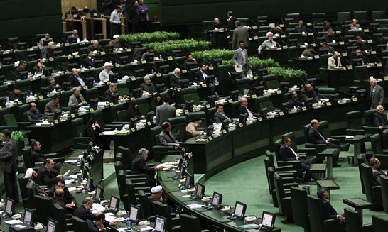 حضور نمایندگان استان خوزستان در پی شرایط اضطراری این استان در جایگاه هیأت رئیسه مجلس حضور نمایندگان استان خوزستان در پی شرایط اضطراری این استان در جایگاه هیأت رئیسه مجلس