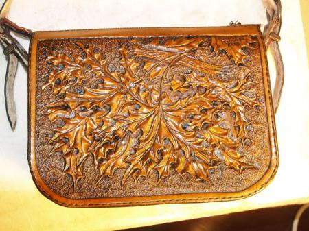 افرزش افزوده چند برابری با حکاکی روی چرم/ نمایشگاه‌های خارجی تشنه صنایع دستی ایران