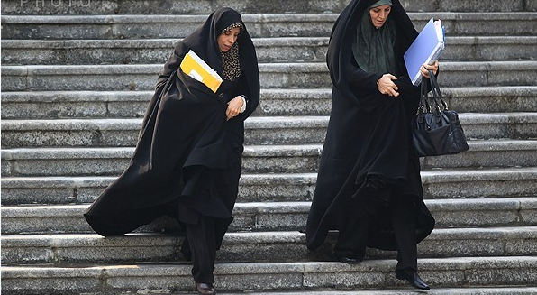 لباس زنان سیاستمدار در مجامع بین‌المللی چگونه است؟