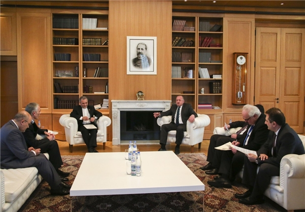 سفیر جدید ایران در تفلیس استوارنامه خود را تقدیم رئیس جمهور گرجستان کرد
