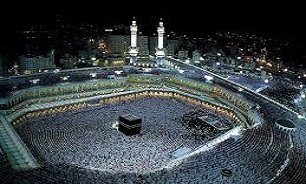 رها شدن انسان از زمین با ترکیب مینوی رنگ و نور در مساجد