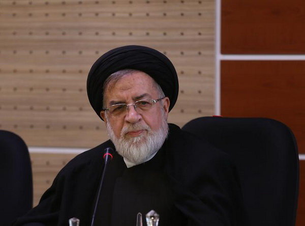 ناگفته‌های رئیس بنیاد شهید از جلسات رهبر انقلاب و روحانی با ایثارگران/  دستور مقام رهبری برای حل مشکل تابعیت مدافعان حرم