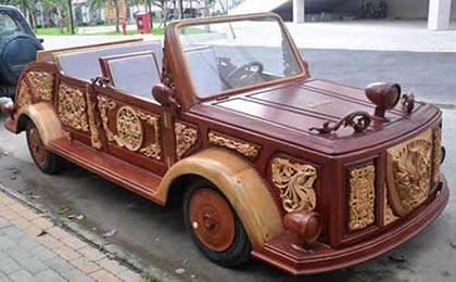 رفتن به خانه بخت با ماشین چوبی