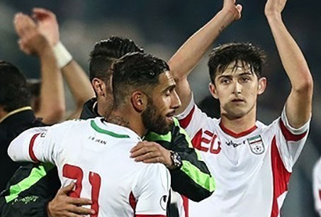 دژاگه و آزمون چه کلماتی را روی بدن خود خالکوبی کرده‌اند؟