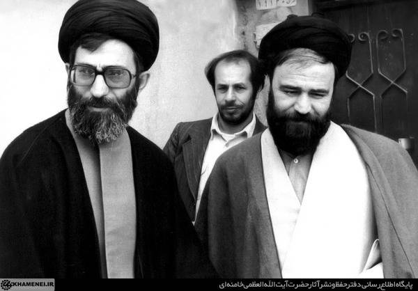 حاج احمدآقا؛ عزیزترین شخص نزد امام خمینی (ره)/ انتقاد یادگار امام از مسؤولینی که مشکلات مدیریتی خود را به گردن رژیم گذشته می انداختند/ چرا احمد آقا منتقد اصلی دولت سازندگی شدند؟